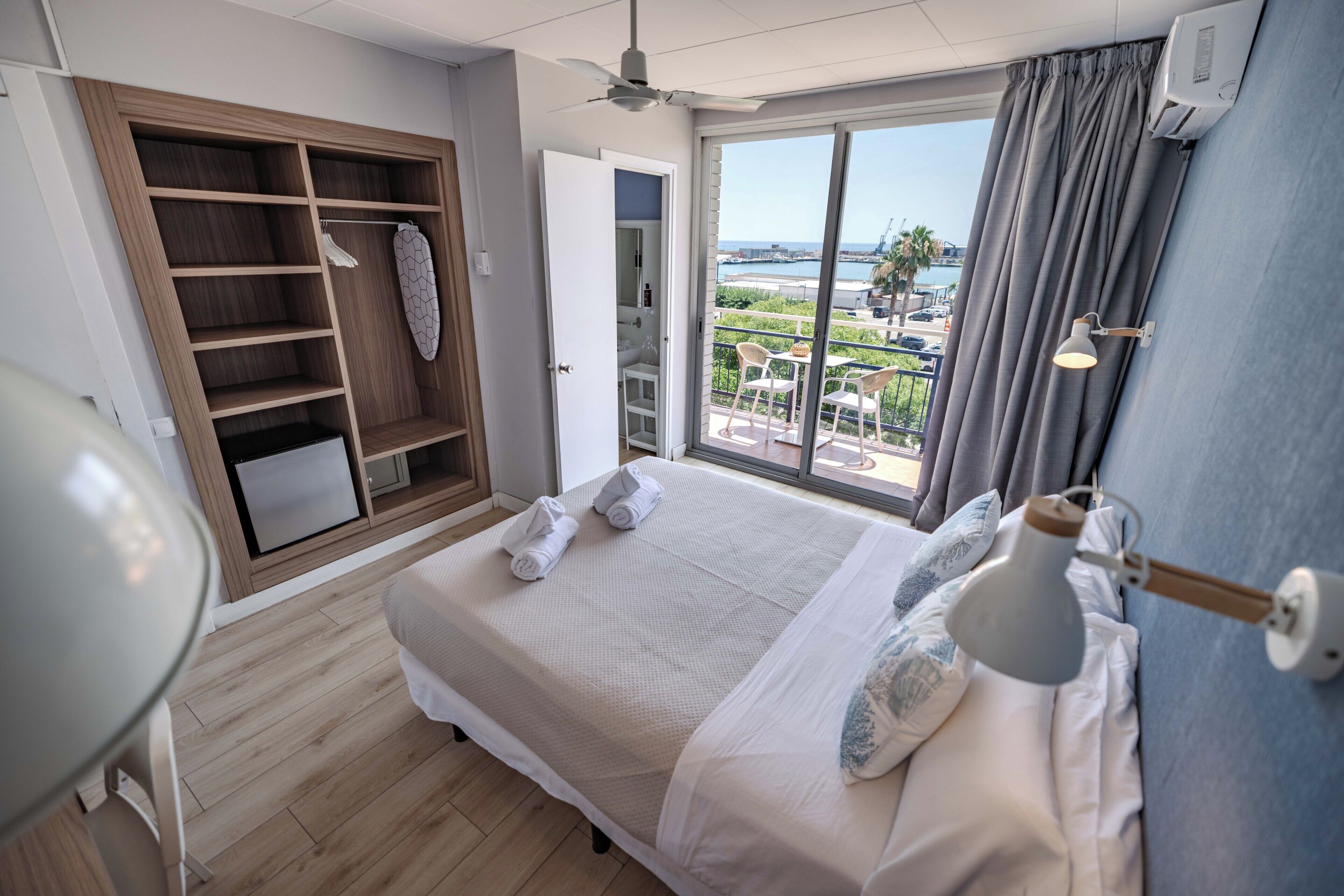 Superior tweepersoonskamer | Een bureau, gratis wifi, beddengoed