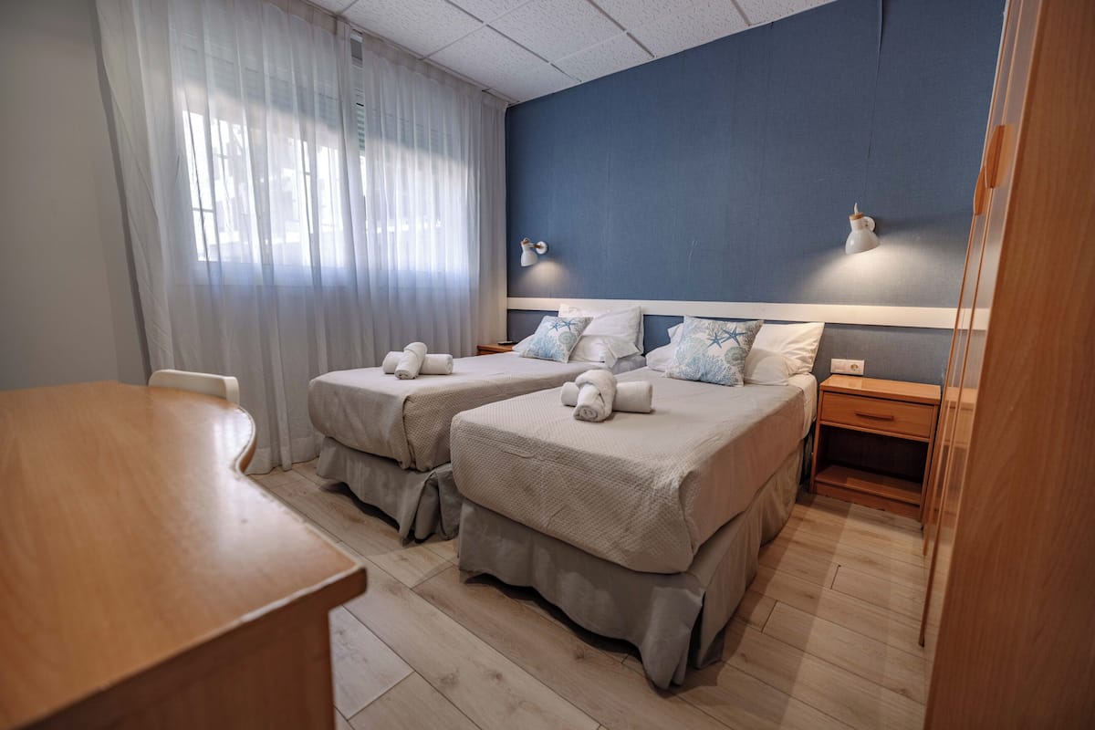 Habitación estándar doble | Escritorio, wifi gratis, ropa de cama