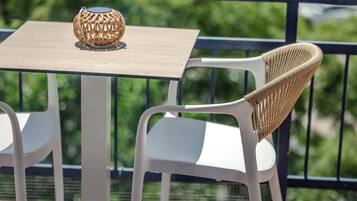 Habitación triple | Terraza o patio