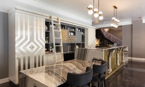 Reception - Hotel Trundle (Columbia)