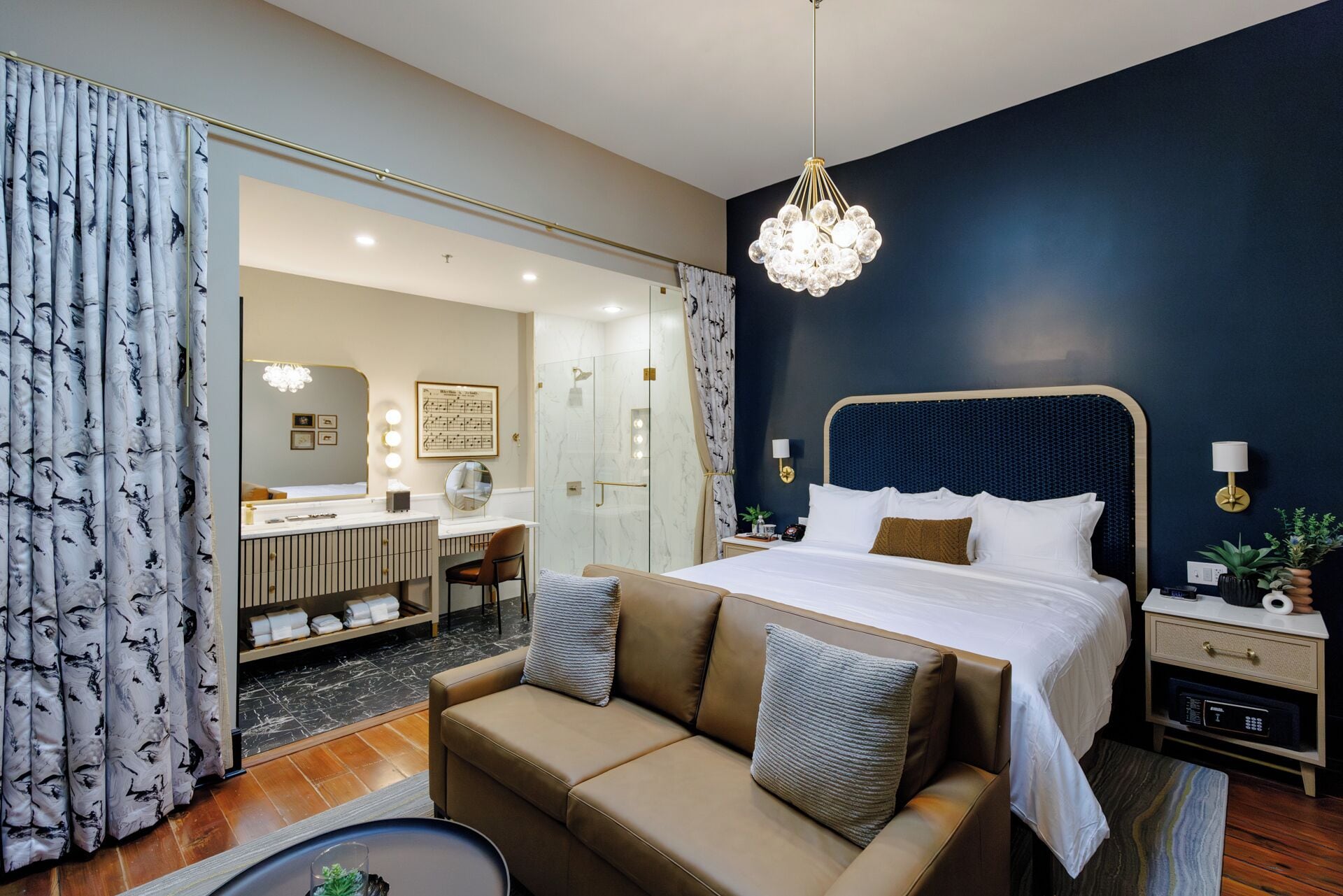 Flutter King | Premium bedding, pillow-top beds, in-room safe, individually decorated