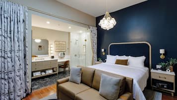 Flutter King | Luxe beddengoed, pillowtop-bedden, een kluis op de kamer