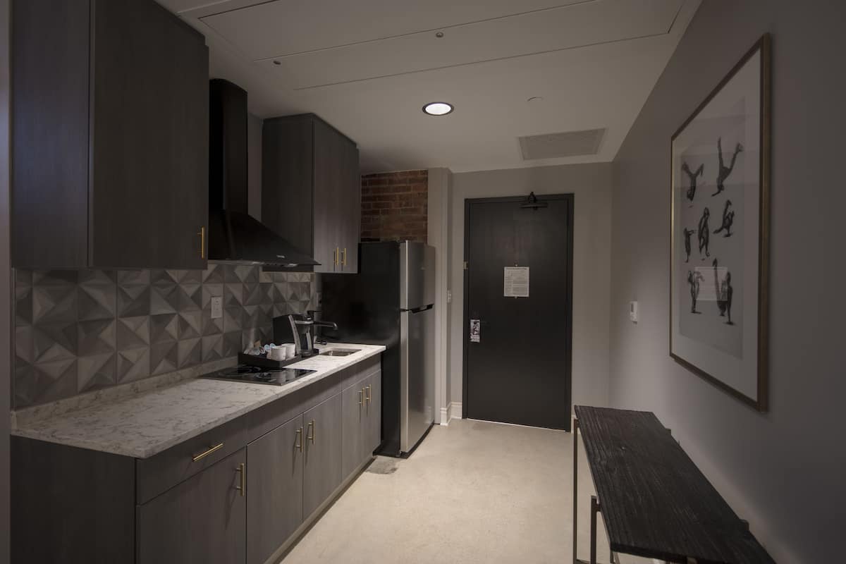 fridge, microwave, coffee/tea maker