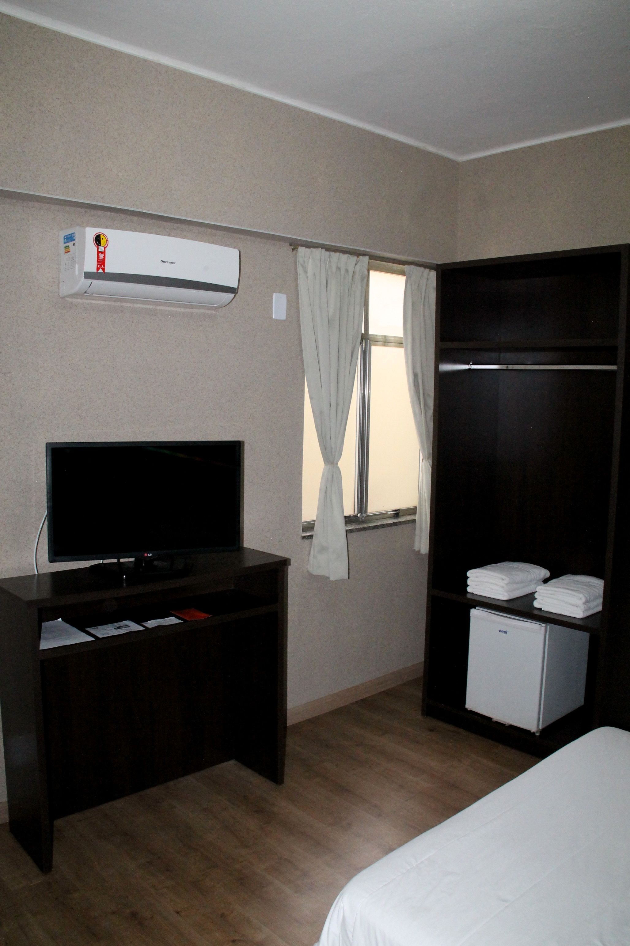 minibar, free wifi, bed sheets