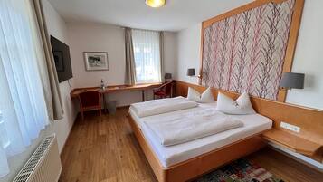 Comfort tweepersoonskamer | 1 slaapkamer, een kluis op de kamer, individueel gedecoreerd