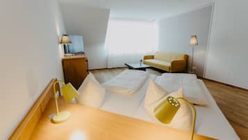 Deluxe Double Room | In-room safe, individually decorated, laptop workspace, blackout drapes