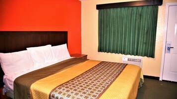 Deluxe-enkeltværelse - 1 kingsize-seng | Skrivebord, strygejern/strygebræt, gratis Wi-Fi