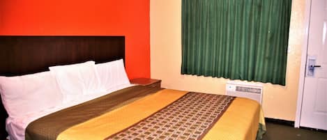 Desk, iron/ironing board, free WiFi