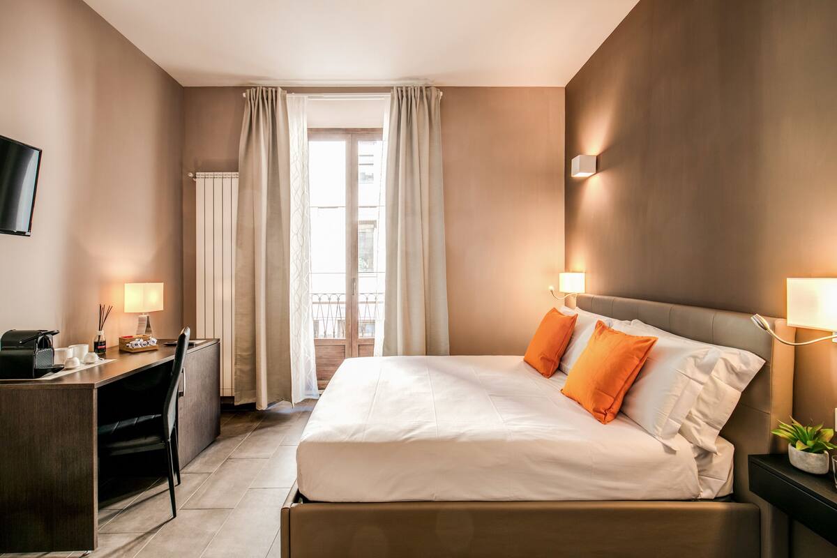 Sengetøy av topp kvalitet, dundyner, memory foam-senger og minibar