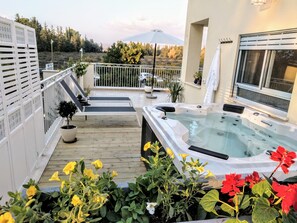 LĂ€genhet Premium - 1 sovrum - bubbelbad - utsikt mot bergen | Terrass/Patio