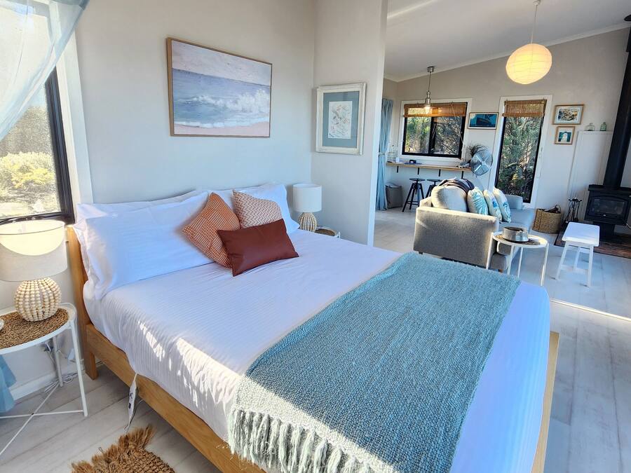 Panoramic Studio, 1 Queen Bed, Ocean View, Sea Facing (Adrift #1) | Desk, iron/ironing board, free WiFi, bed sheets