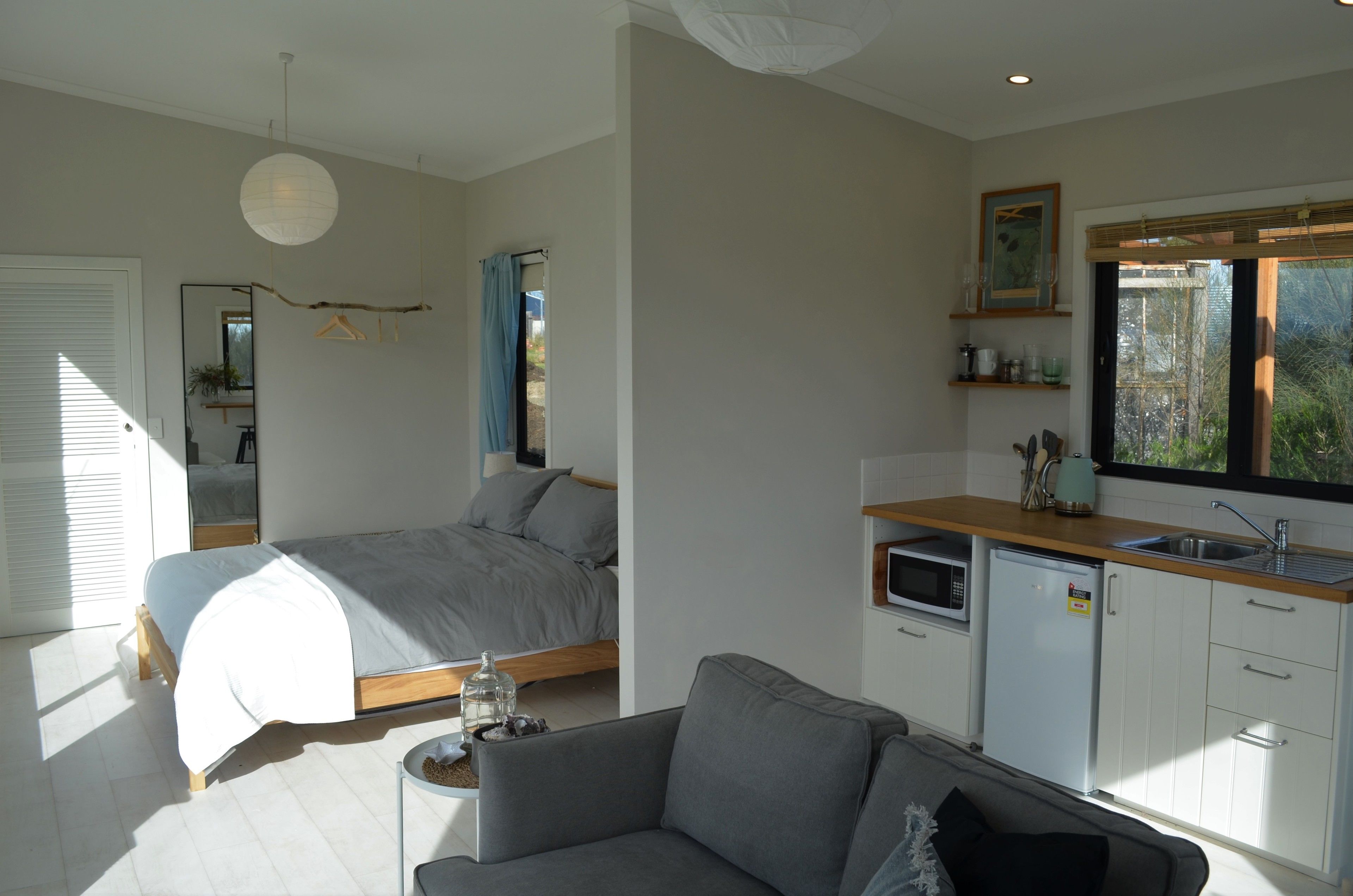 Flotsam Studio Accommodation — image 13