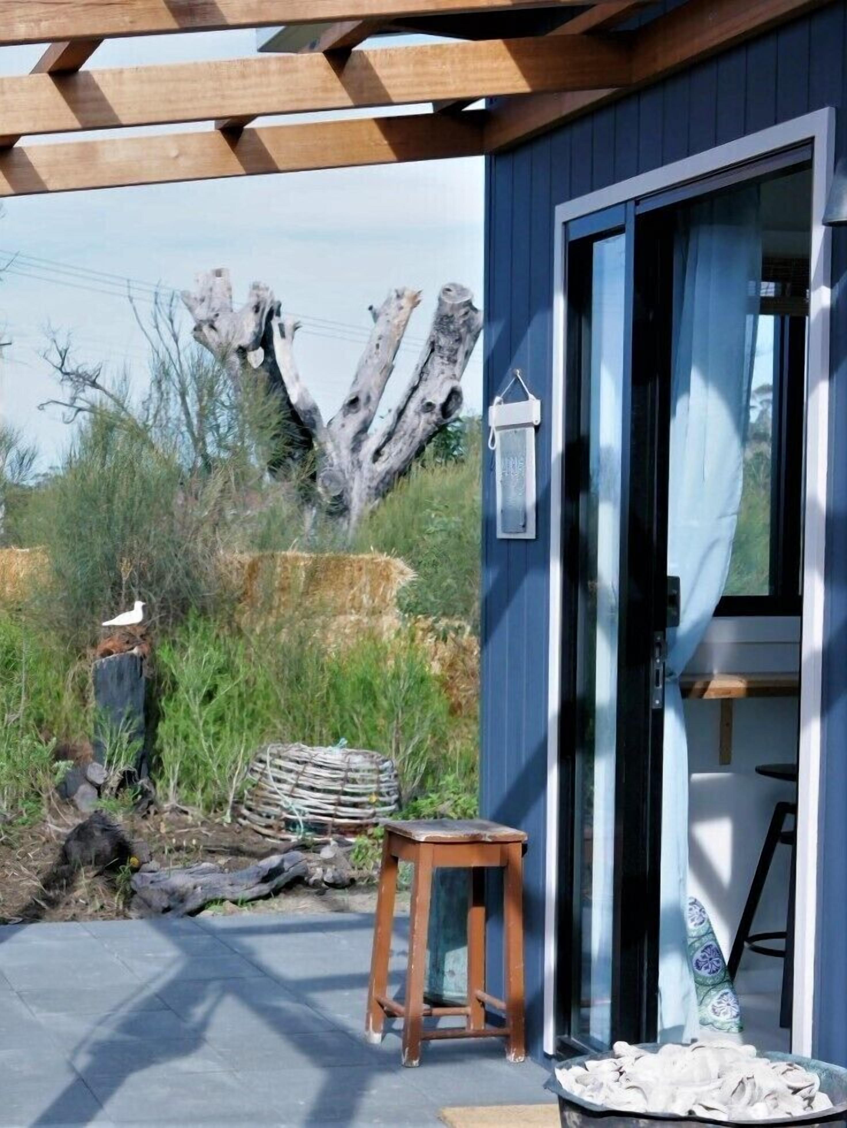 Flotsam Studio Accommodation — image 12