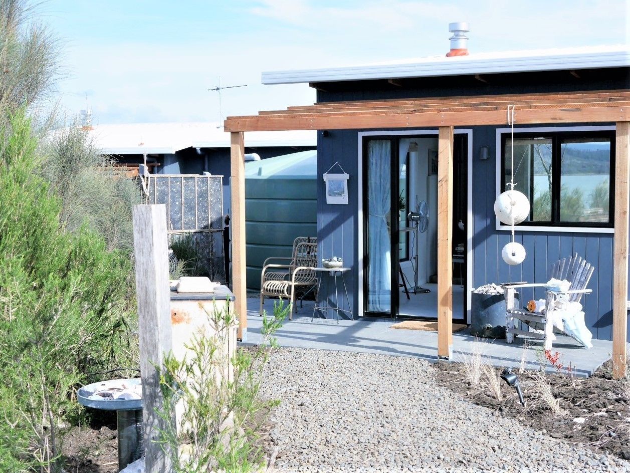 Flotsam Studio Accommodation — image 2