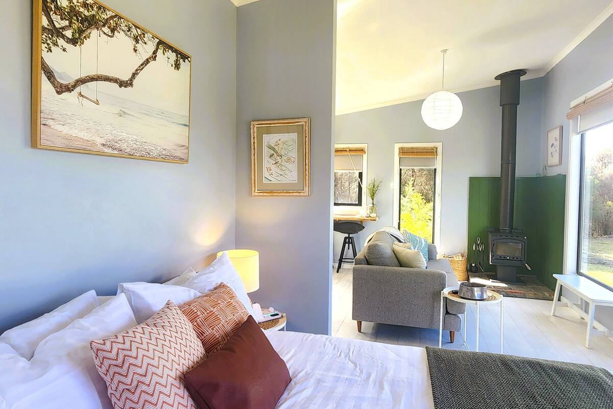 Panoramic Studio, 1 Queen Bed, Ocean View, Sea Facing (Adrift #1) | 1 bedroom, desk, iron/ironing board, free WiFi