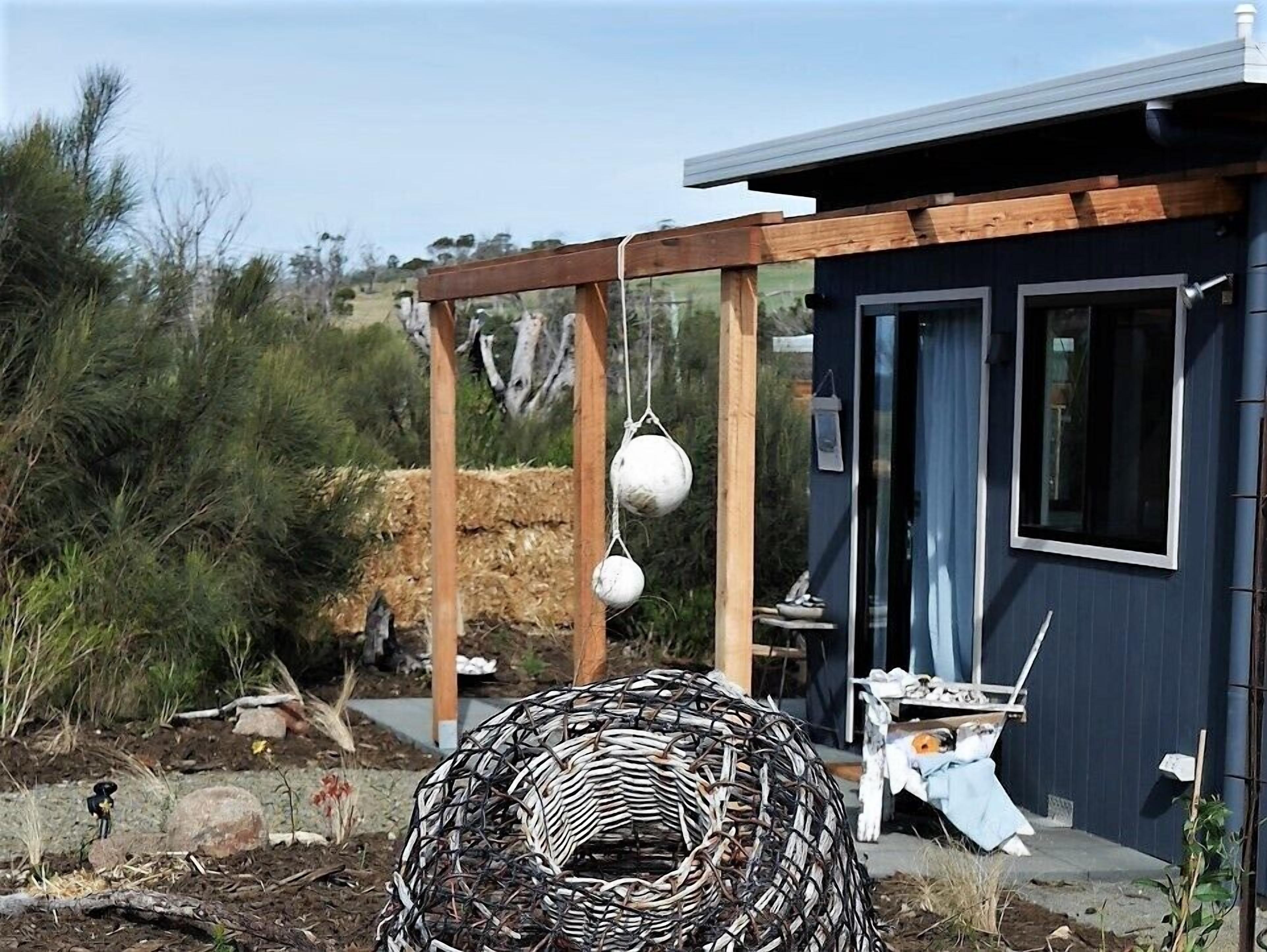 Flotsam Studio Accommodation — image 11