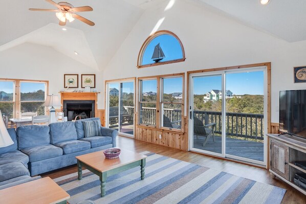 TV, fireplace, DVD player