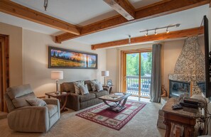 TV, fireplace - Ten Mile Suites 103, Breckenridge (Breckenridge)