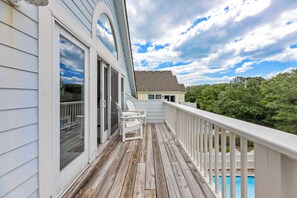 Terrace/patio - Tides & Tees: Private Pool & Spa, Golf Discounts (Corolla)