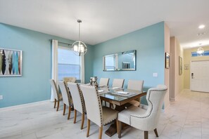 Dining - BLUE MOON VALLEY VILLA: Private Pool & Spa, 24/7 Support During Your Stay (Davenport)