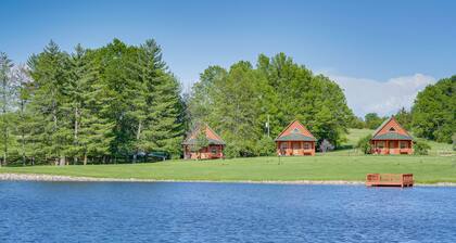 Cozy Columbia Cabin w/ Shared Lake Dock!