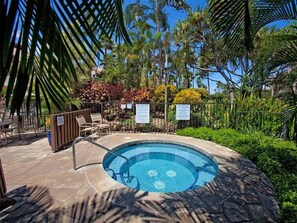 Pool - Roomy Suite w/Modern Open Kitchen, Washer/Dryer, WiFi, Lanai–Kamaole Sands 3301 (KIHEI)