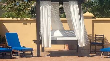 Piscine extérieure, piscine chauffée