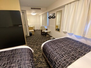 Down comforters, desk, laptop workspace, free WiFi - Apa Hotel Isehara-Ekimae (Isehara)