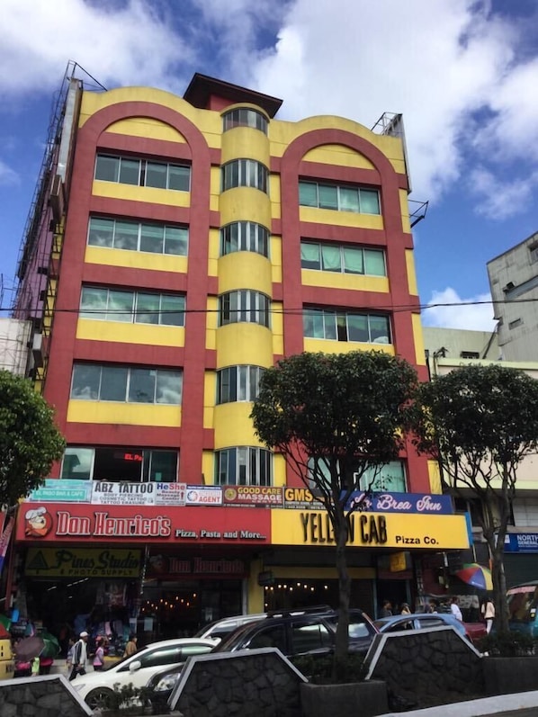 Front of property - La Brea Inn (Baguio)
