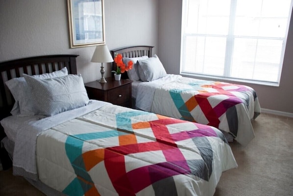 3 bedrooms, iron/ironing board, WiFi, bed sheets - Perfect 3 Bedroom in Venetian Bay Villages (Kissimmee)