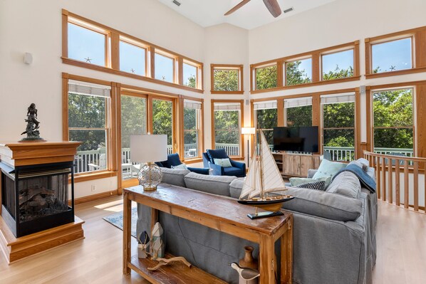 Televisión, reproductor de DVD y tenis de mesa 