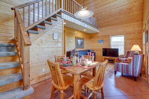 Dining - Lakefront Columbia Cabin w/ Porch & Shared Dock (Columbia)