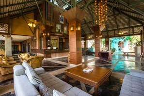 Lobby sitting area - Khaoyai Fahsai Resort (Pak Chong)