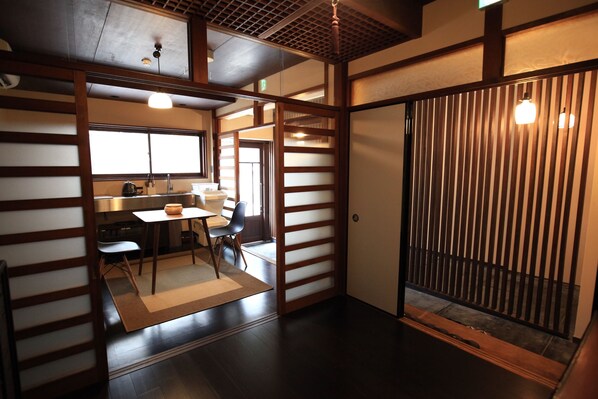Machiya Traditional Townhouse | 1 bedroom, premium bedding, desk, free WiFi - Art Hostel Sumau (Kyoto)
