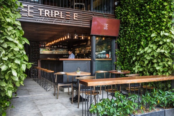 Food and drink - Triple E Hotel Fine Art Museum (Ho Chi Minh City)