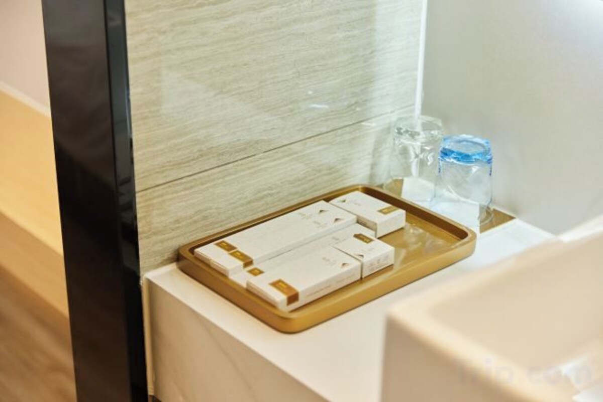 Bathroom amenities