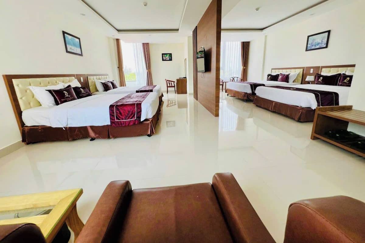 Connecting Room 2 | View from room