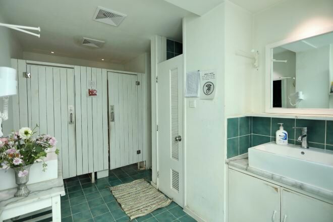 In-room safe, free WiFi