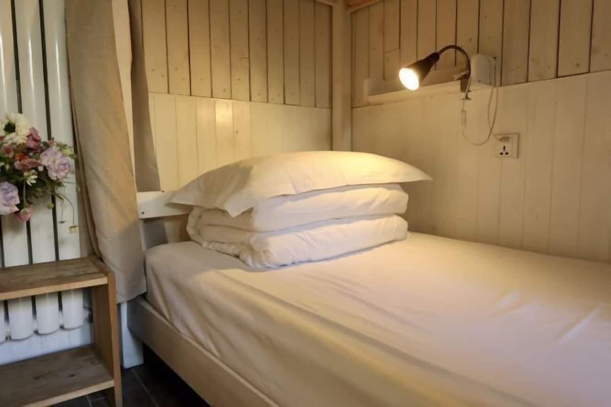 In-room safe, free WiFi