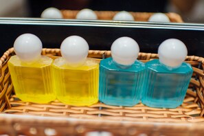 Combinazione doccia/vasca, set di cortesia gratuito, asciugacapelli