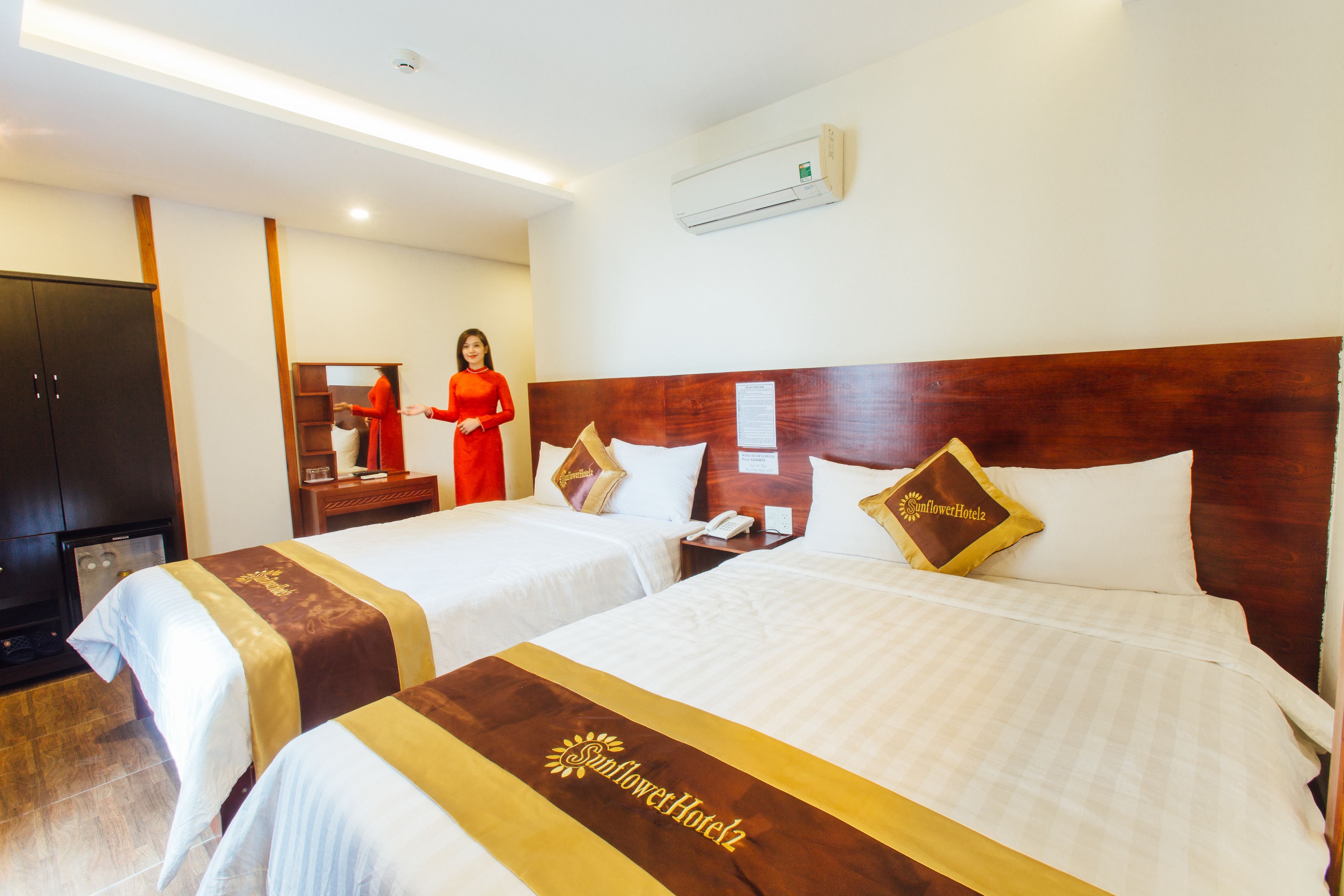 family room | 1 bedroom, minibar, in-room safe, desk