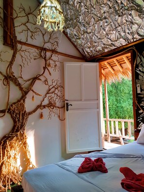 Premium bedding, soundproofing, free WiFi, bed sheets - The Rabbit Tree - Hostel (Gili Meno)