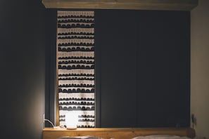 1 chambre, décoration personnalisée, fer et planche à repasser