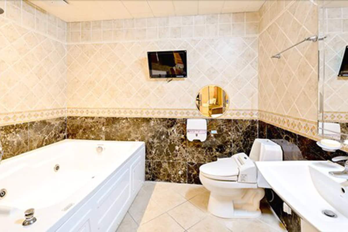 family room (1double+1sinlge+1futon) | bathroom | separate bathtub and shower, free toiletries, hair dryer, dressing gowns