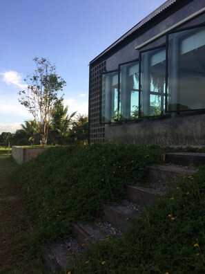 ด้านหน้าที่พัก