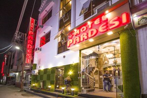 Property entrance - Hotel Pardesi (Haridwar)