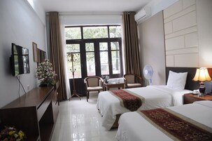 Habitación con 2 camas individuales | Minibar, escritorio, wifi gratis