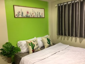 Economy Double Room - Nouveau Guesthouse (Patong)