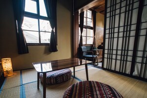 Deluxe Double Room, 1 Bedroom | 2 bedrooms, blackout curtains, free WiFi, bed sheets