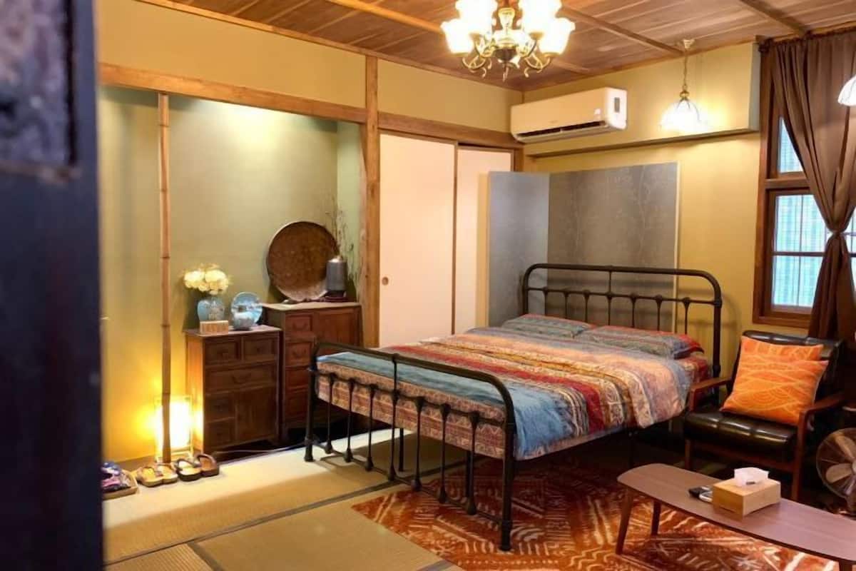 2 bedrooms, blackout drapes, free WiFi, bed sheets